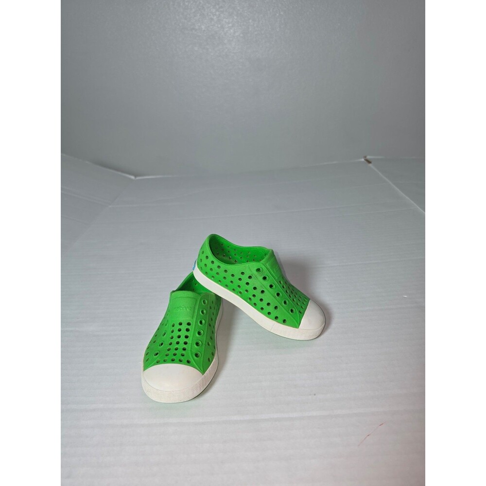 Native Jefferson Kids Slip-On Shoes Size C7 Green Lightweight Washable Unisex